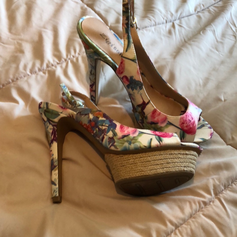Floral print heels